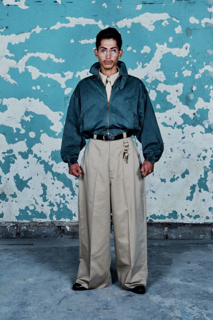 Como usar calça oversized: a tendência que tomou o street style