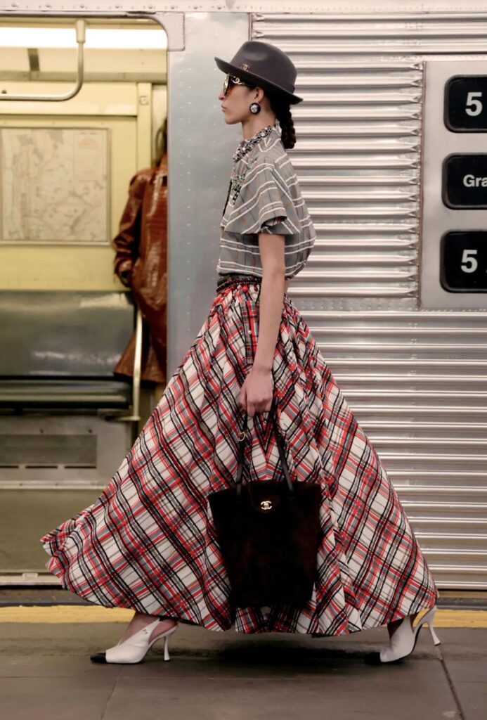 Saia xadrez é tendência no street style