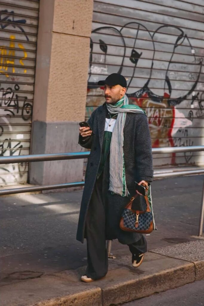 Handbags masculinas ganham destaque no street style masculino