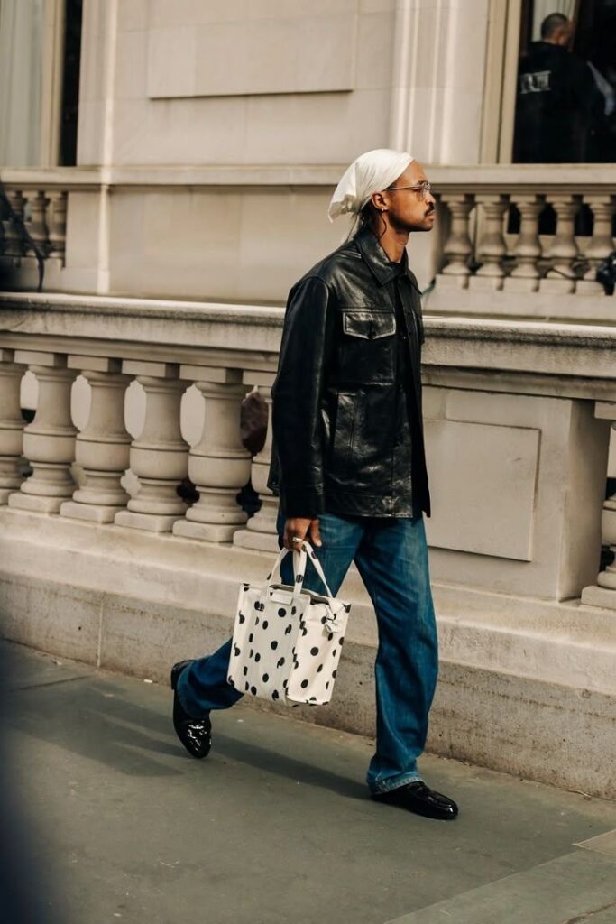 Handbags masculinas ganham destaque no street style masculino