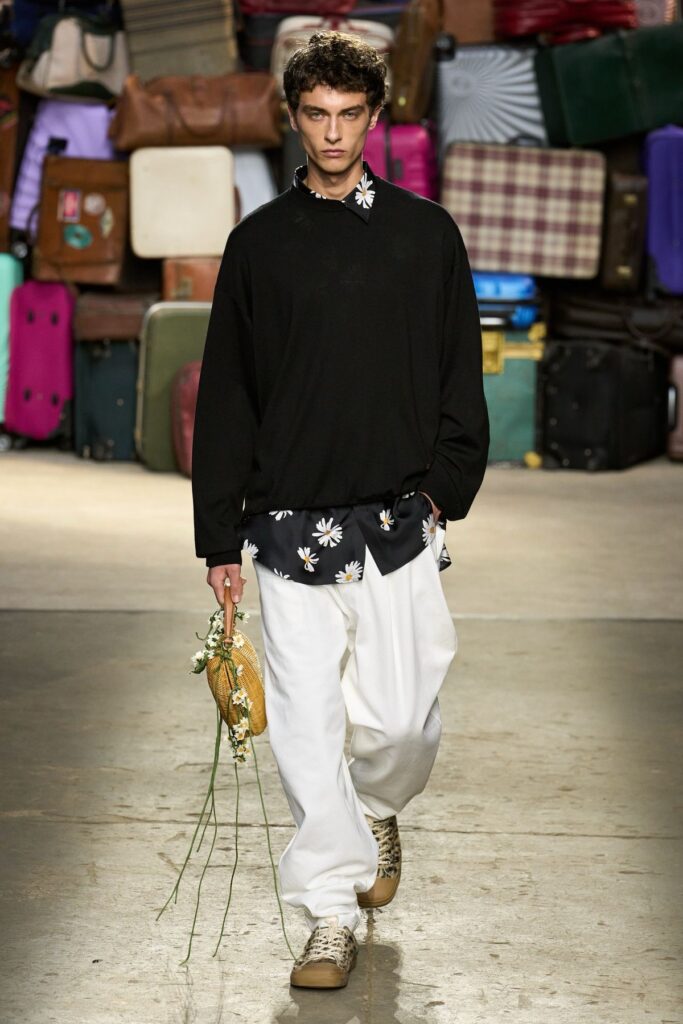 Handbags masculinas ganham destaque no street style masculino