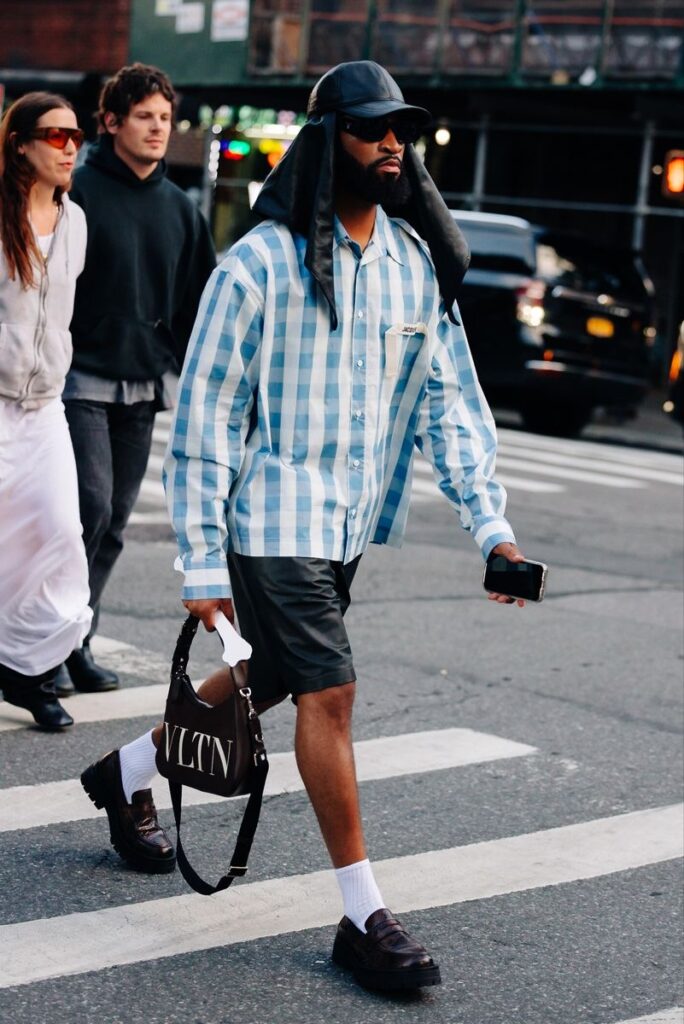 Handbags masculinas ganham destaque no street style masculino