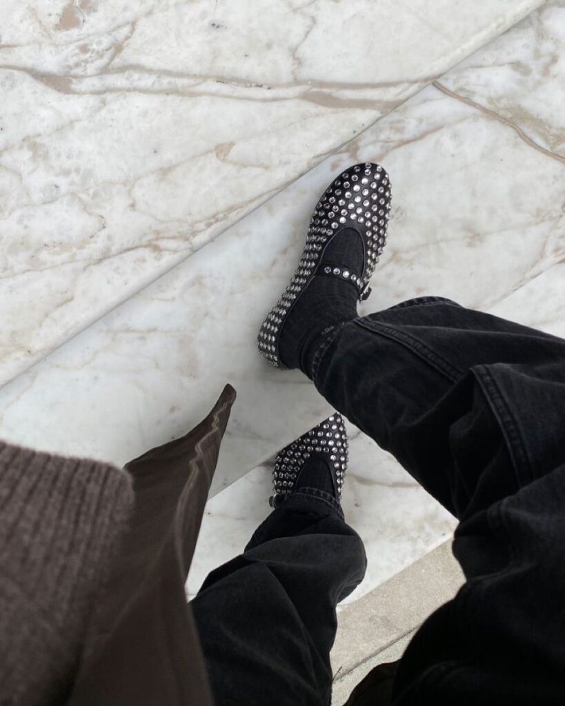 Sapatilha Mary Jane volta como tendência para o street style