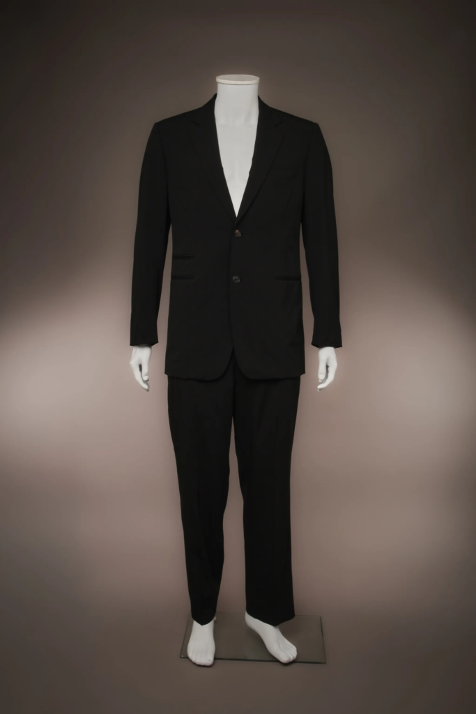 Guarda-roupa de Lee Alexander McQueen vai a leilão