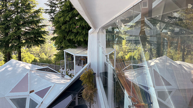 Eila art retreat redefine arquitetura fluida na Índia