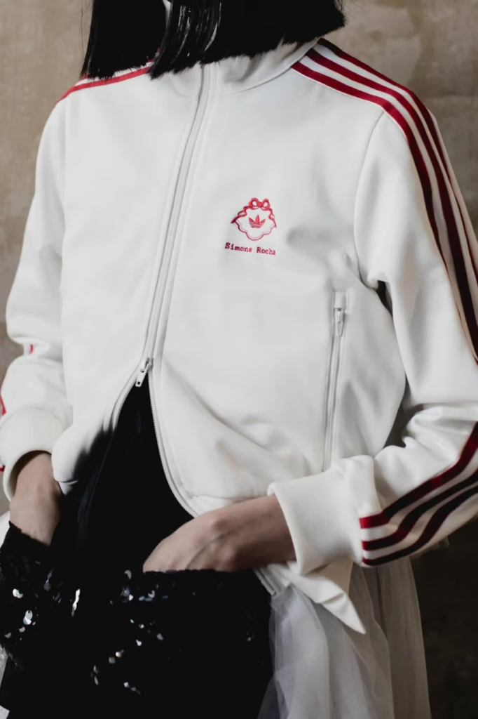 Simone Rocha x adidas redefine o sportswear na coleção FW26