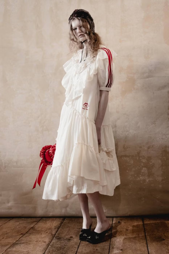 Simone Rocha x adidas redefine o sportswear na coleção FW26