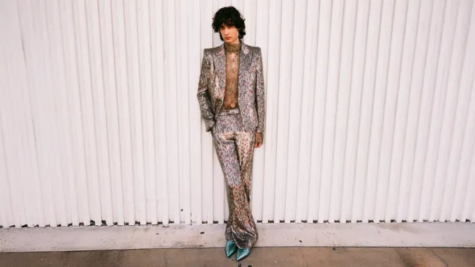 Sombr é o novo embaixador da Valentino