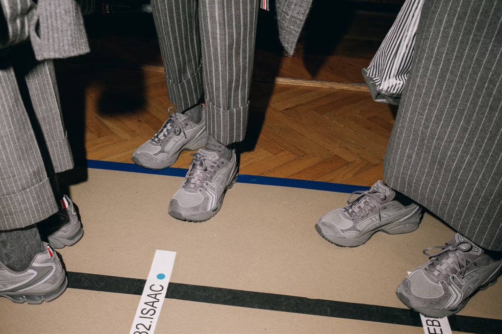 Thom Browne x ASICS reinventa o tênis GEL-KAYANO 14 em nova collab