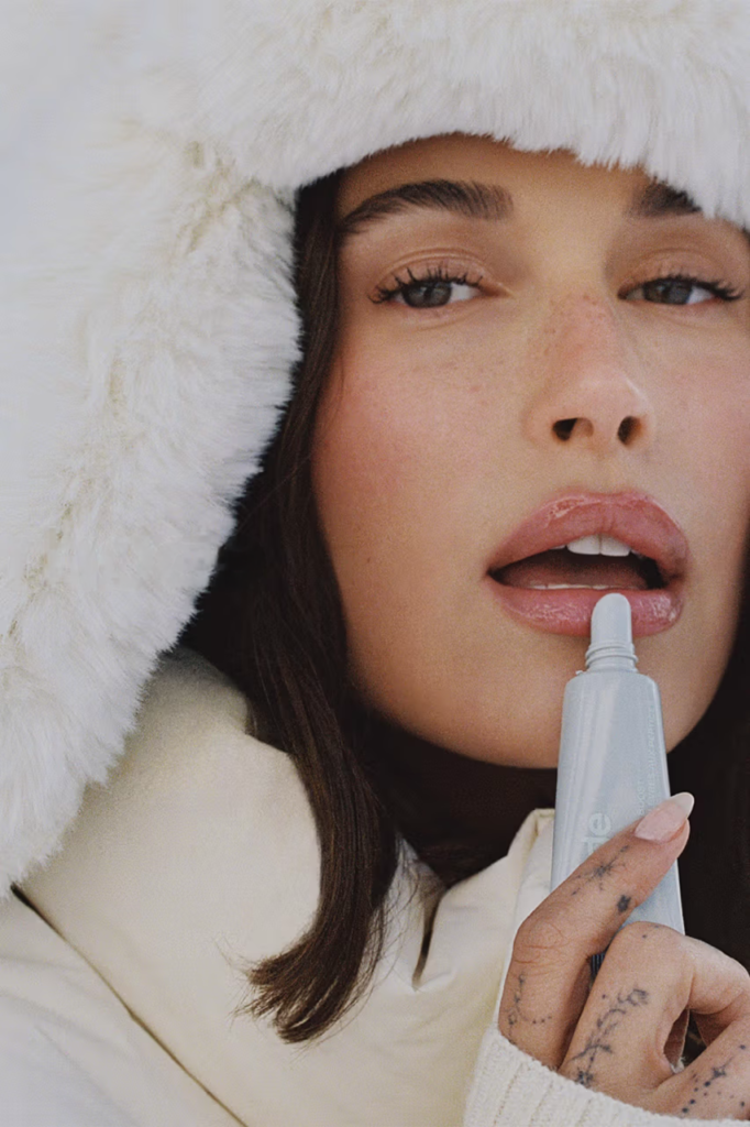 Rhode lança Caffeine Reset e Peptide Lip Boost