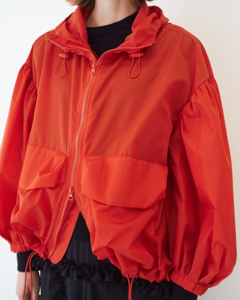 Jaqueta corta vento ressugerge como tendência retrô