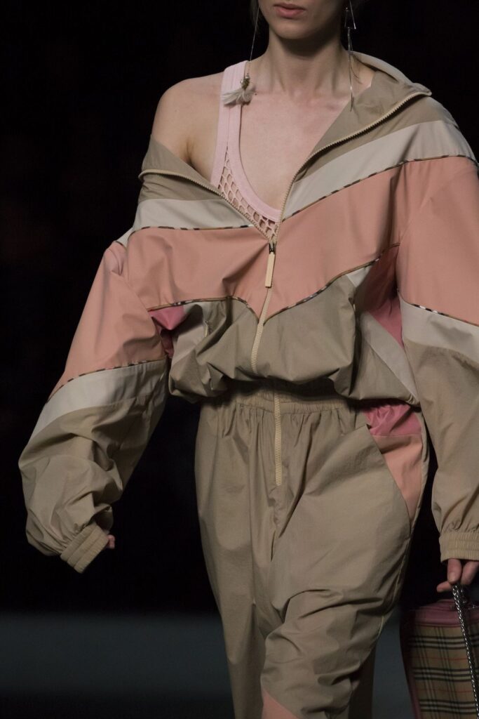 Jaqueta corta vento ressugerge como tendência retrô