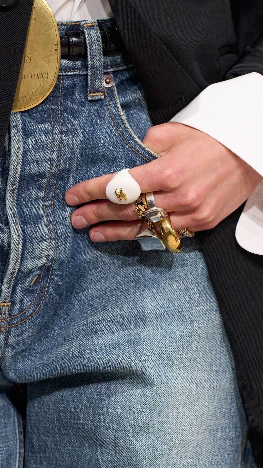 Como usar múltiplos anéis? Abrace a tendência Multiple Rings com estilo