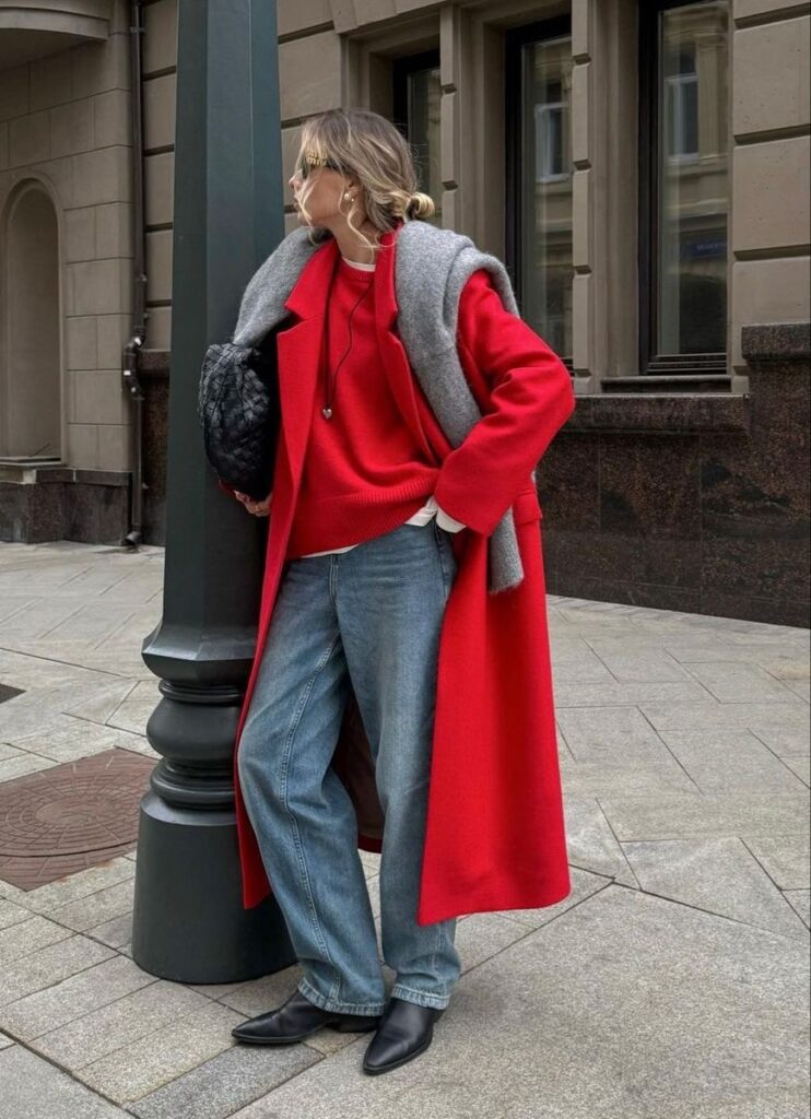 Look vermelho vivo está dominando  a temporada, saiba tudo sobre a tendência