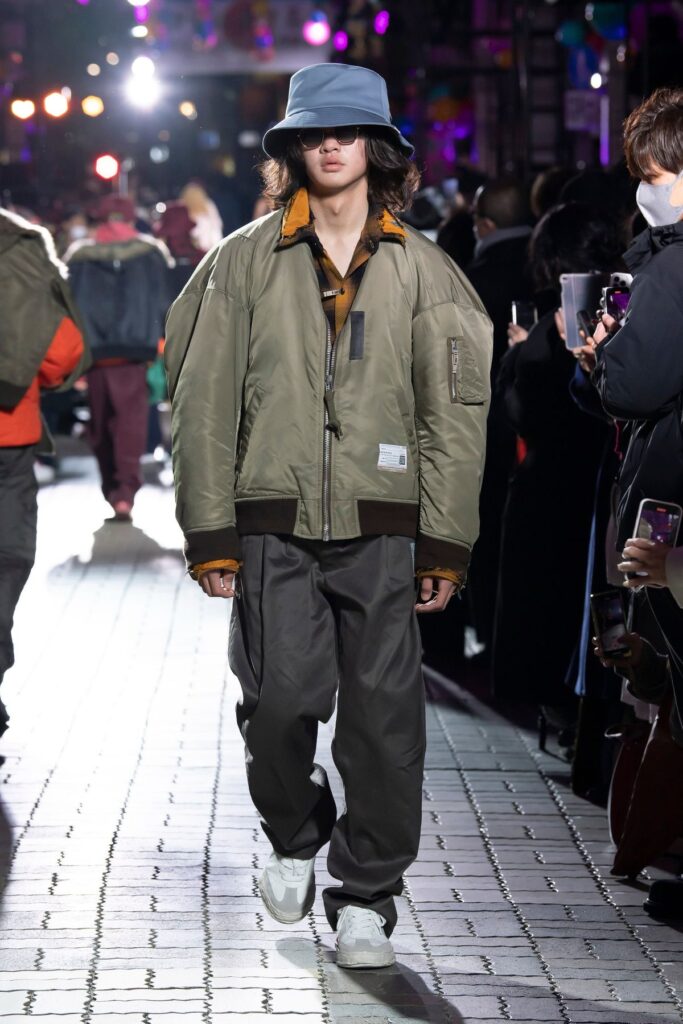 Jaqueta bomber masculina volta como tendência do streetwear