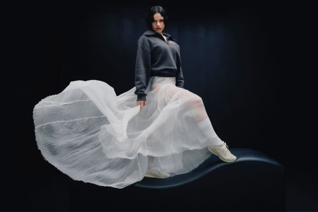 New Balance 204L ganha campanha com ROSALÍA