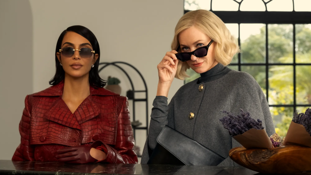 Kim Kardashian leiloa figurinos da série All's Fair