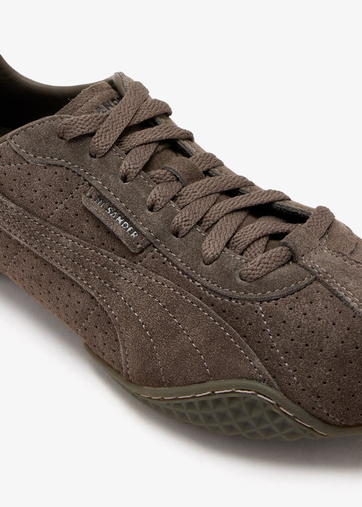 Jil Sander x PUMA revela novo tênis minimalista