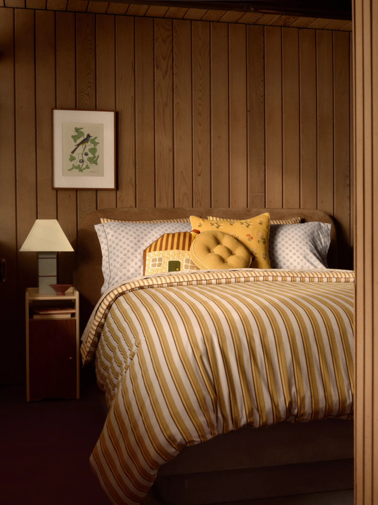 Emma Chamberlain lança coleção de decoração com a West Elm