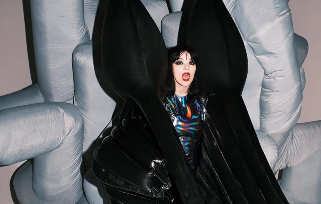 Björk fará rave durante eclipse solar na Islândia