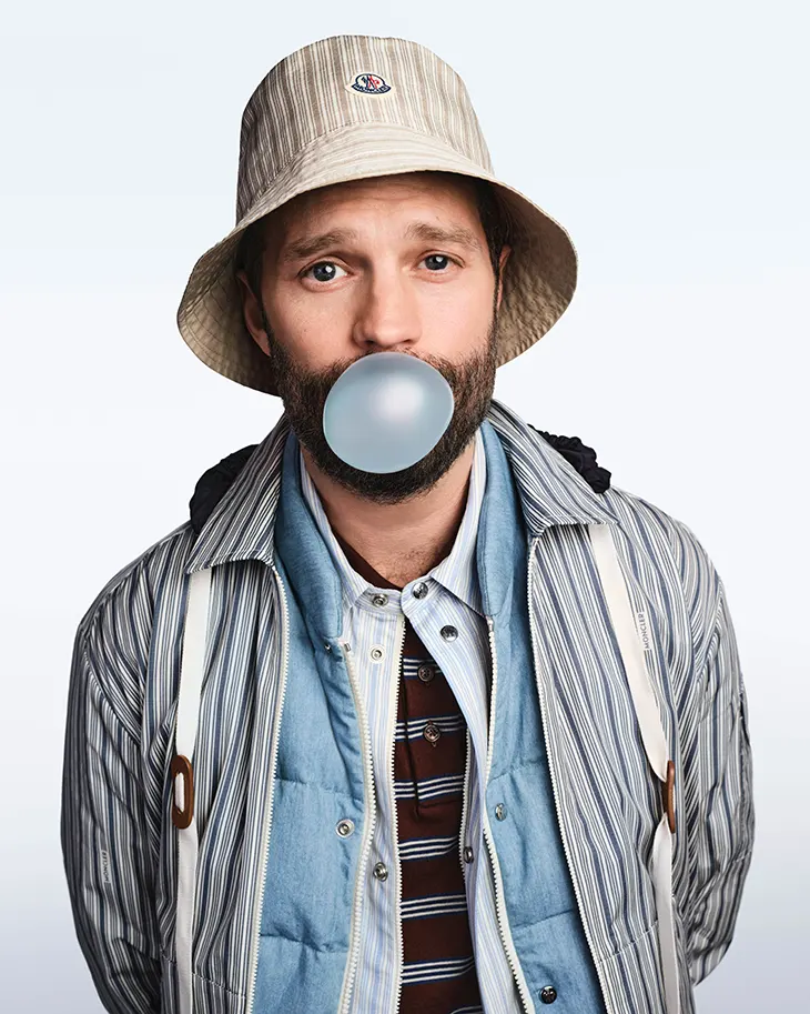 Campanha de verão da Moncler com Jamie Dornan