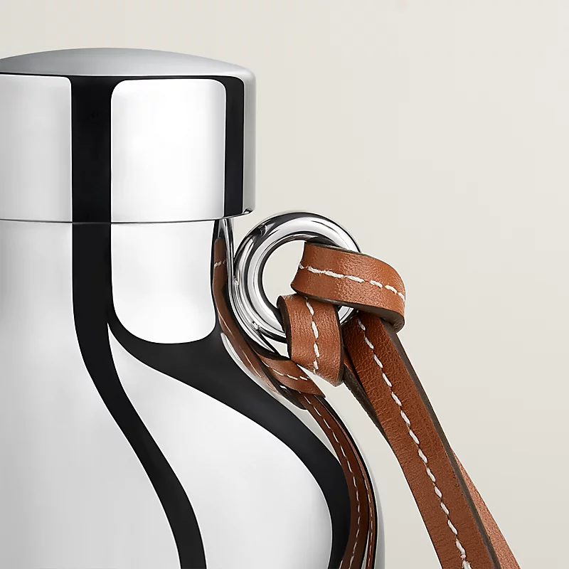 A garrafa térmica de 7.000 reais da Hermès