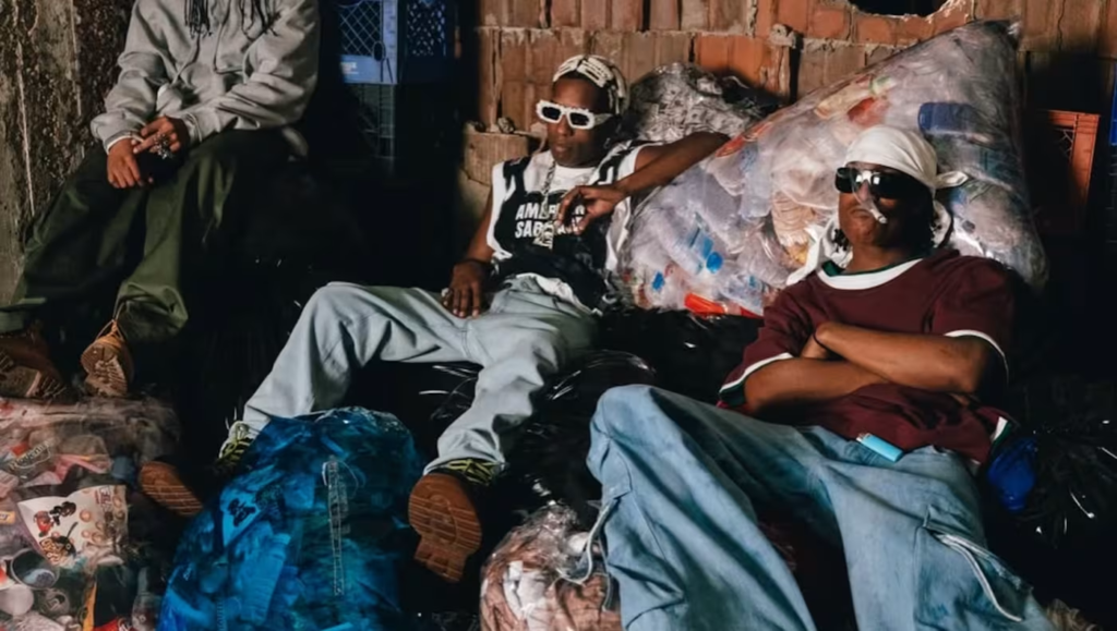 Estúdio de design de ASAP Rocky cria sofá de lixo