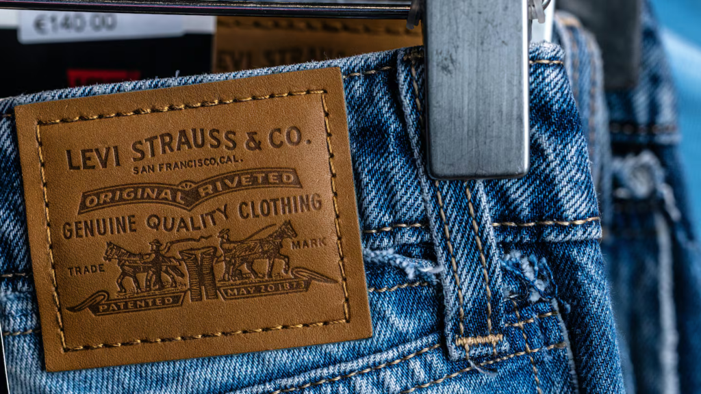Levi's é processada por práticas trabalhistas