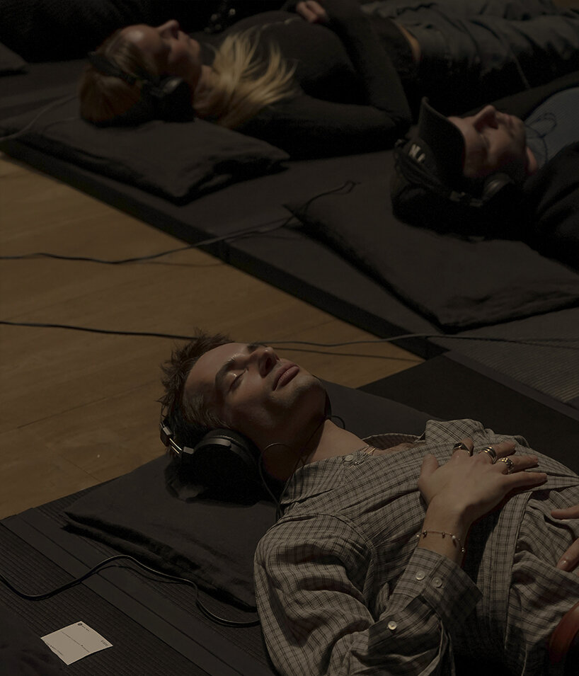 Erykah Badu transforma som em ritual de meditação