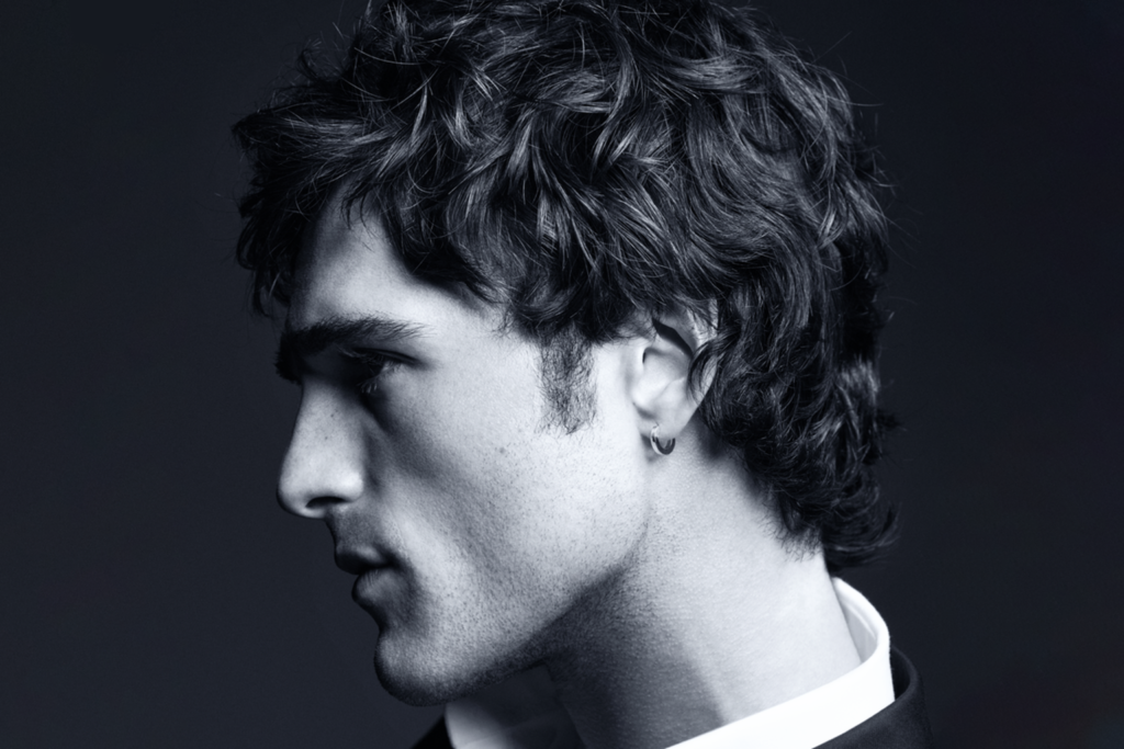 Jacob Elordi é o novo embaixador do Bleu de Chanel