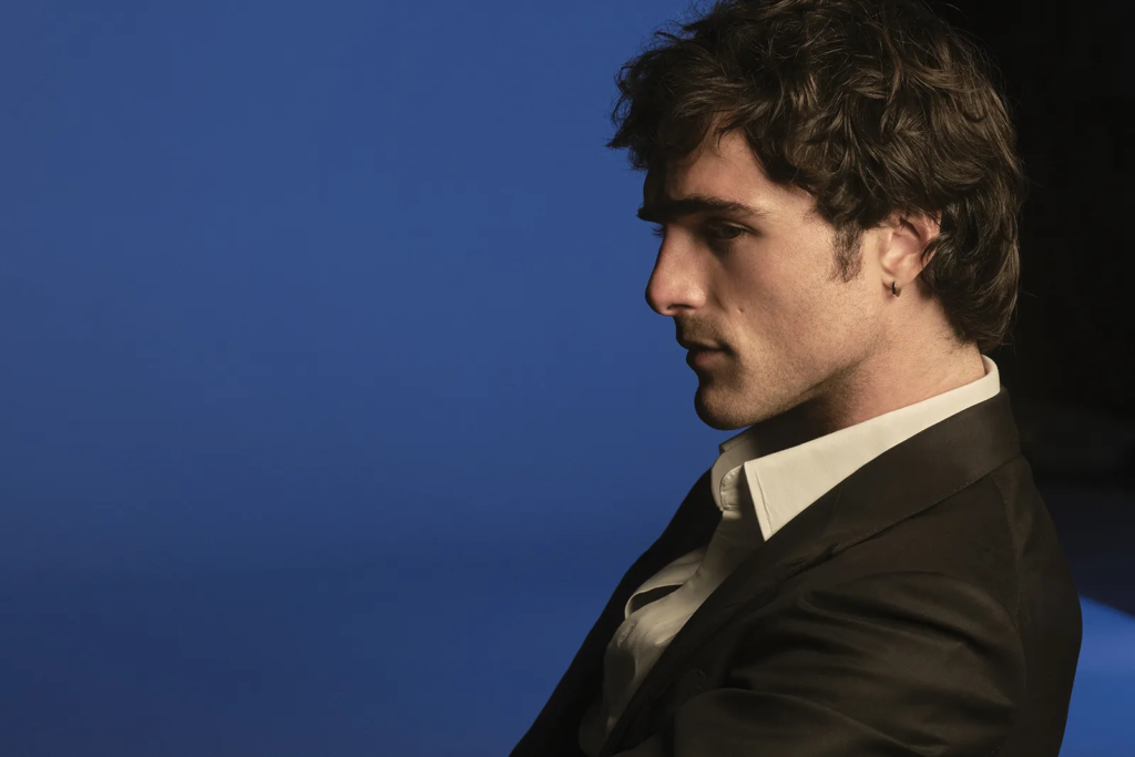 Jacob Elordi é o novo embaixador do Bleu de Chanel