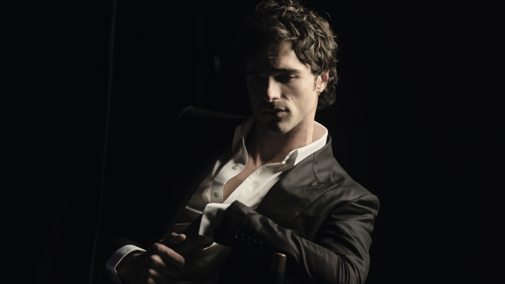 Jacob Elordi é o novo embaixador do Bleu de Chanel