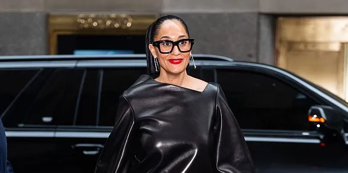 Atriz Tracee Ellis Ross colabora com marca de eyewear Emmanuelle Khanh