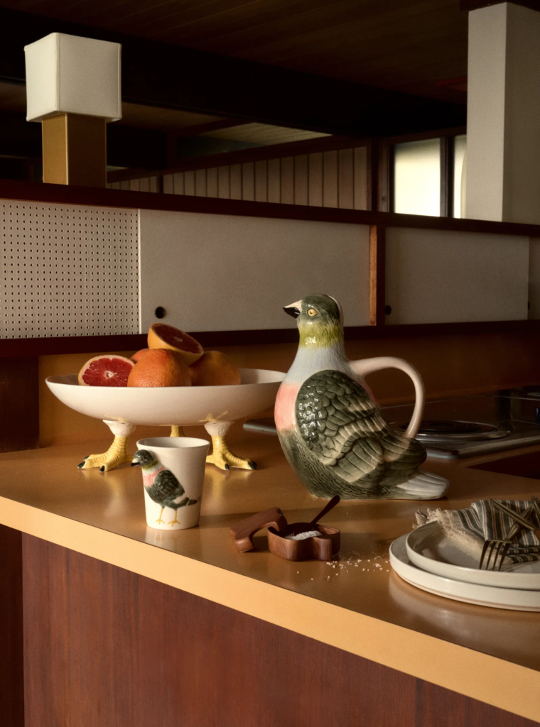 Emma Chamberlain lança coleção de decoração com a West Elm