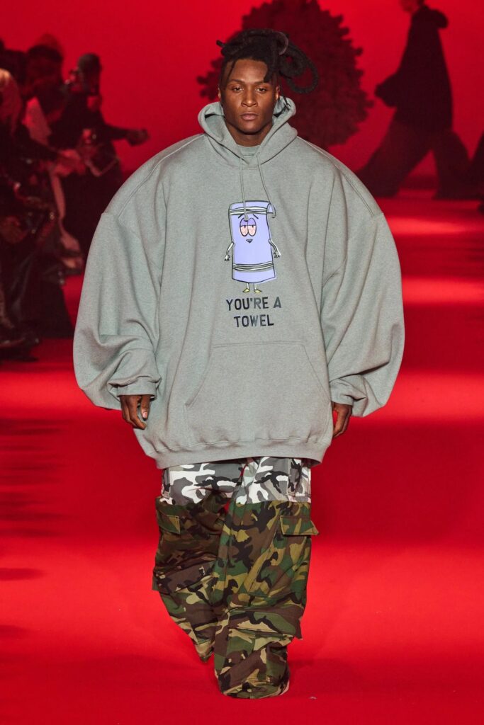 VETEMENTS NO CALENDÁRIO OFICIAL DA SEMANA MASCULINA DE MODA DE PARIS