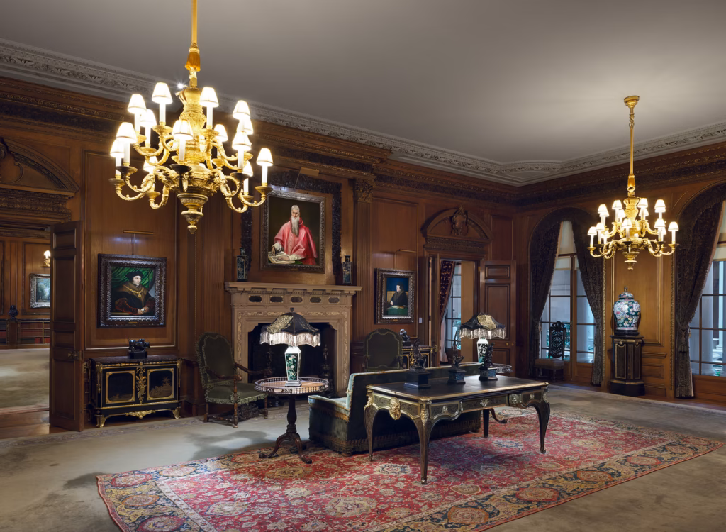 LOUIS VUITTON CRUISE 2027 INVADE O MUSEU THE FRICK