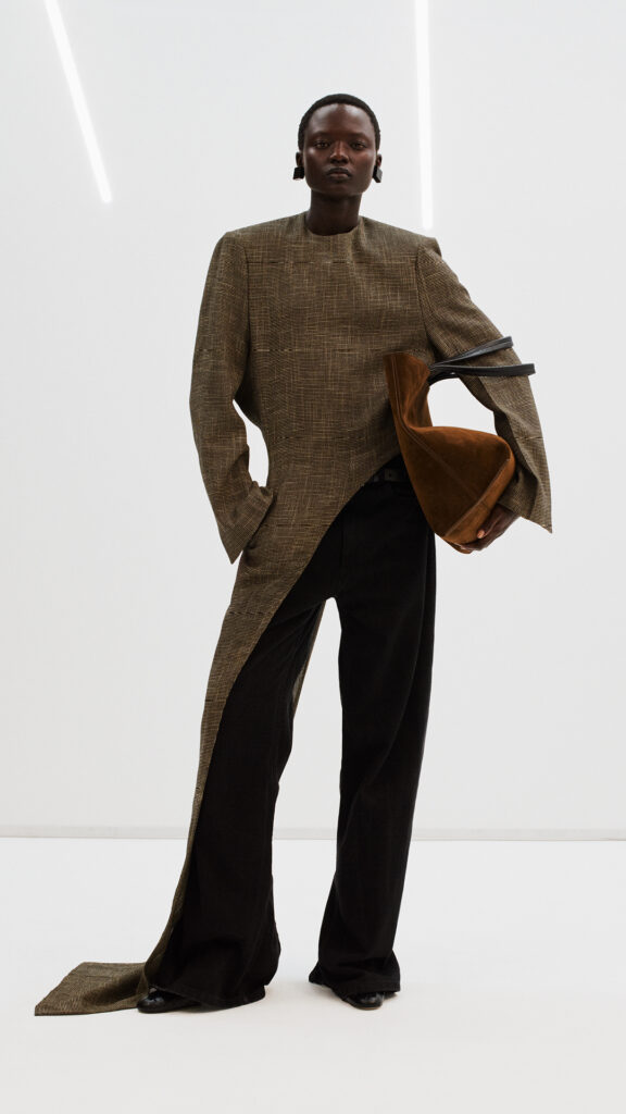 Phoebe Philo chega ao Brasil nas lojas nk