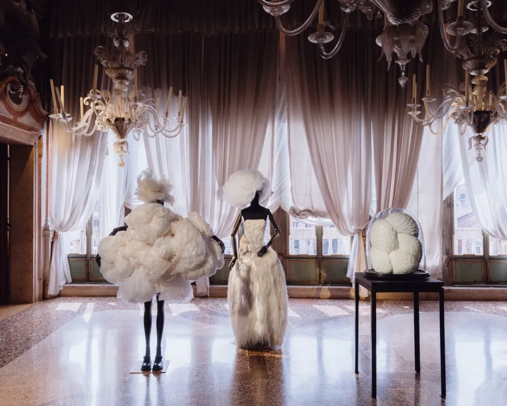 Dries Van Noten transforma Veneza em manifesto artístico