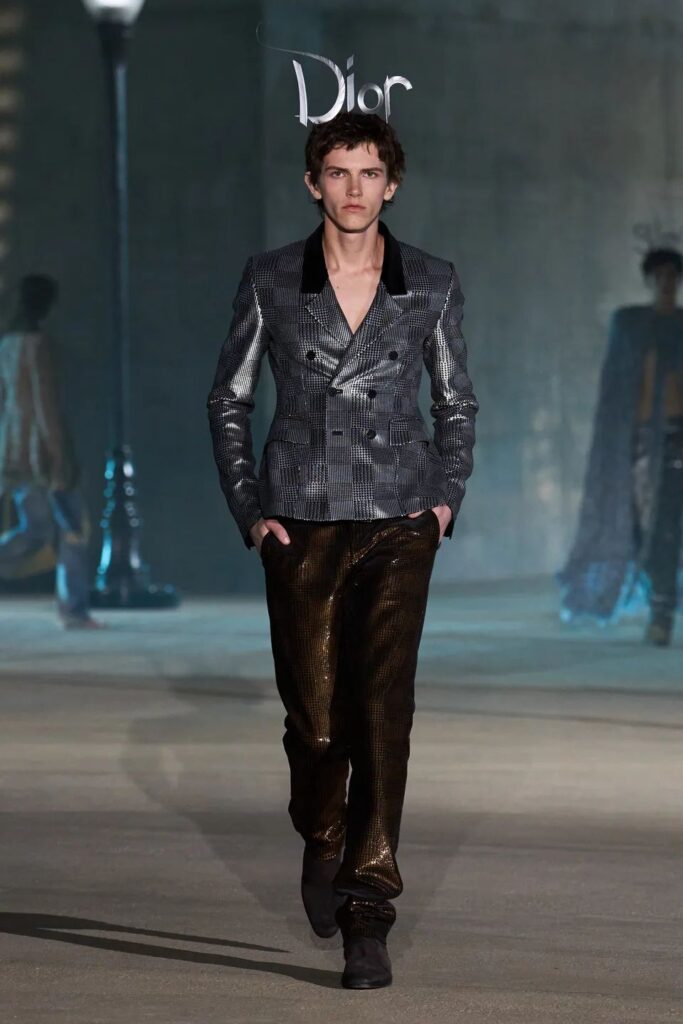 Jonathan Anderson estreia na Dior com Cruise 2027 em Hollywood