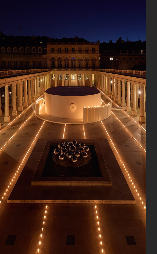 Diptyque cria instalação multissensorial no Palais-Royal