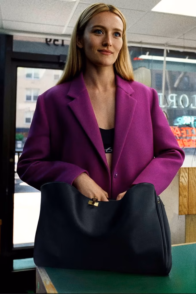 Sarah Pidgeon estrela nova campanha da Balenciaga