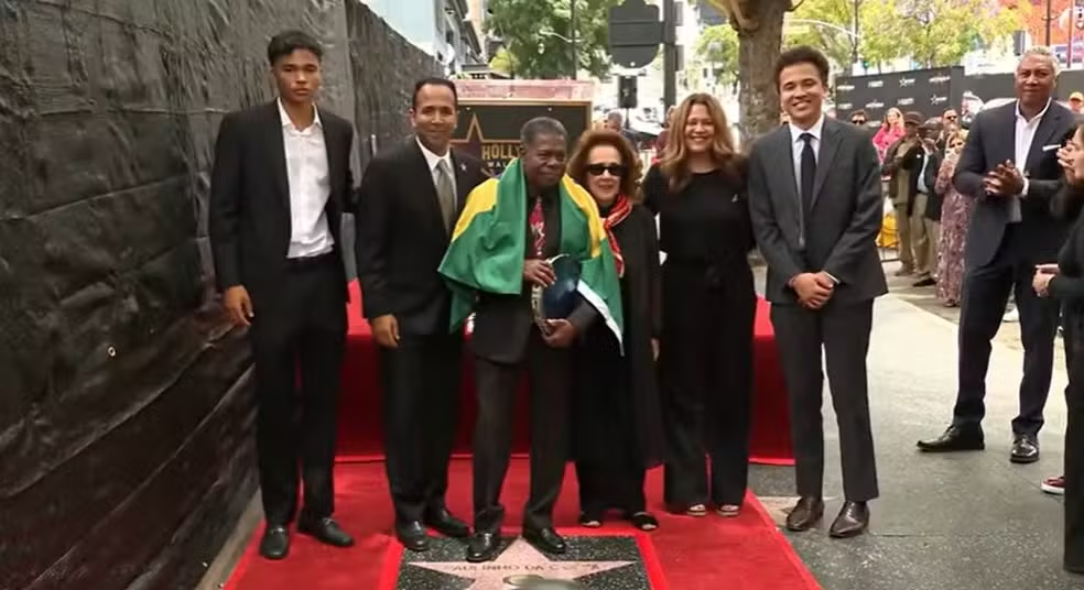 Paulinho da Costa é o primeiro brasileiro com estrela na Calçada da Fama
