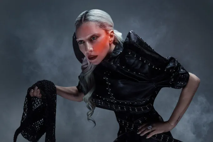 LADY GAGA SE REINVENTA, MAIS UMA VEZ, COM A PERFORMANCE ‘MAYHEM REQUIEM’