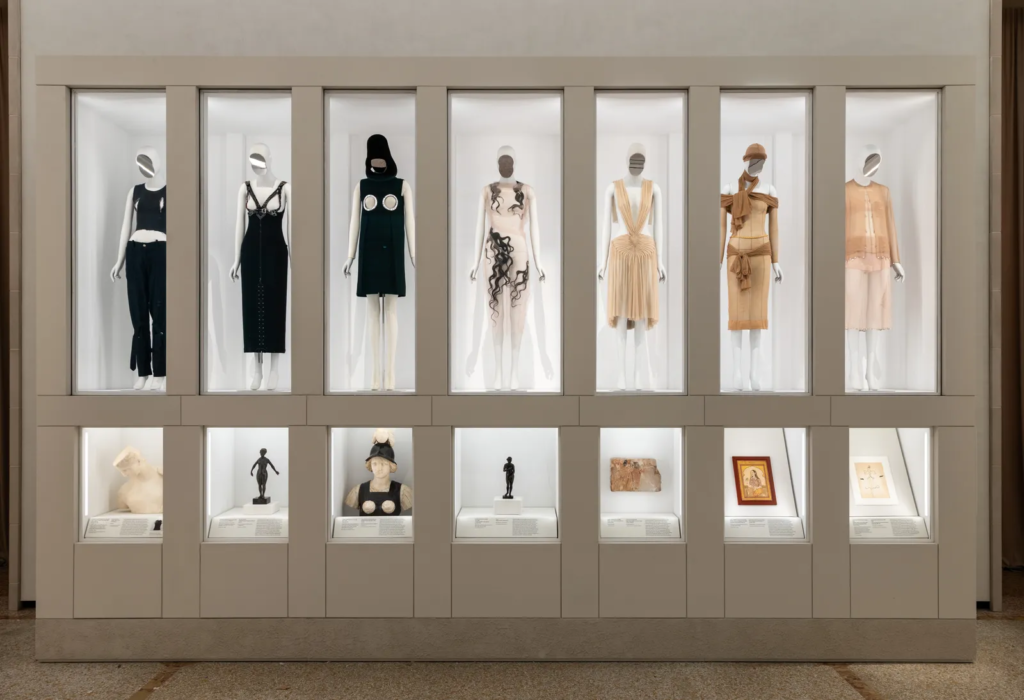 Renata Buzzo representa o Brasil na mostra Costume Art