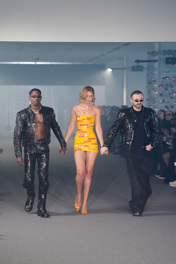 VETEMENTS NO CALENDÁRIO OFICIAL DA SEMANA MASCULINA DE MODA DE PARIS