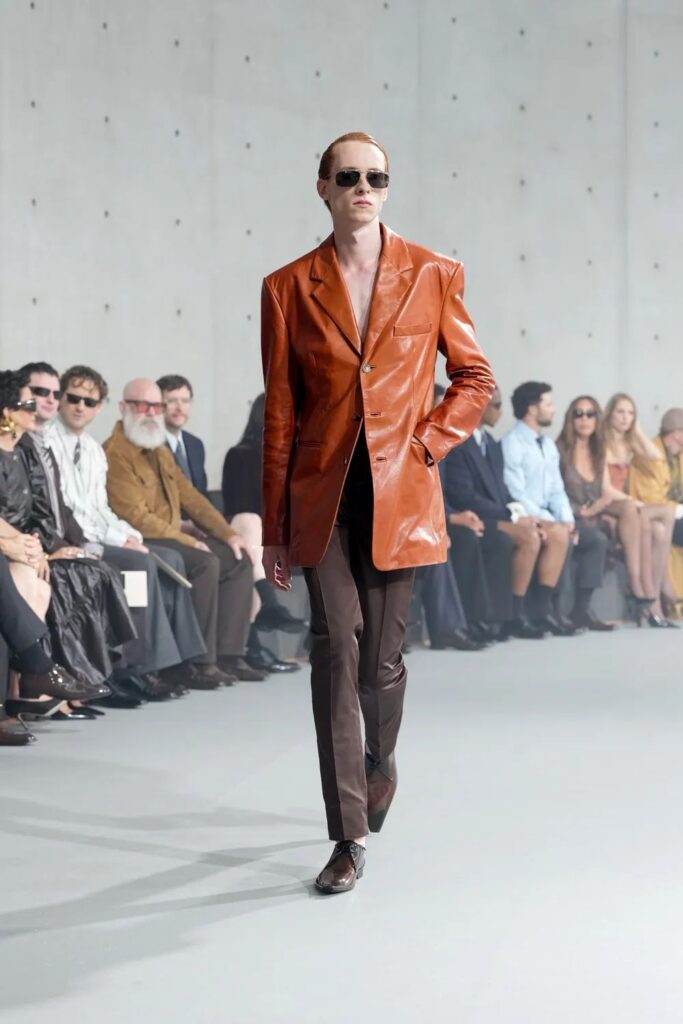 desfile da saint laurent na paris fashion week masculina ss27