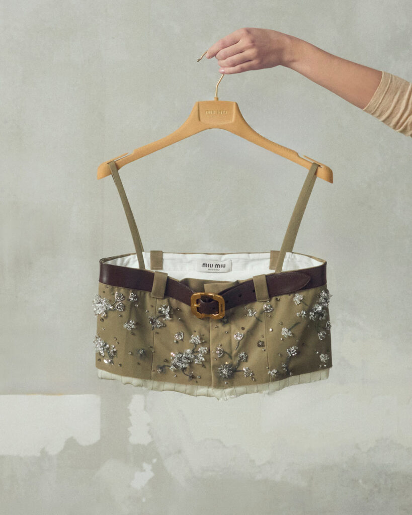 Nova coleção Upcycled 2026 da Miu Miu traz peças vintage