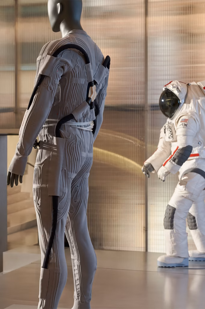 Prada desenvolve traje lunar para os astronautas da NASA
