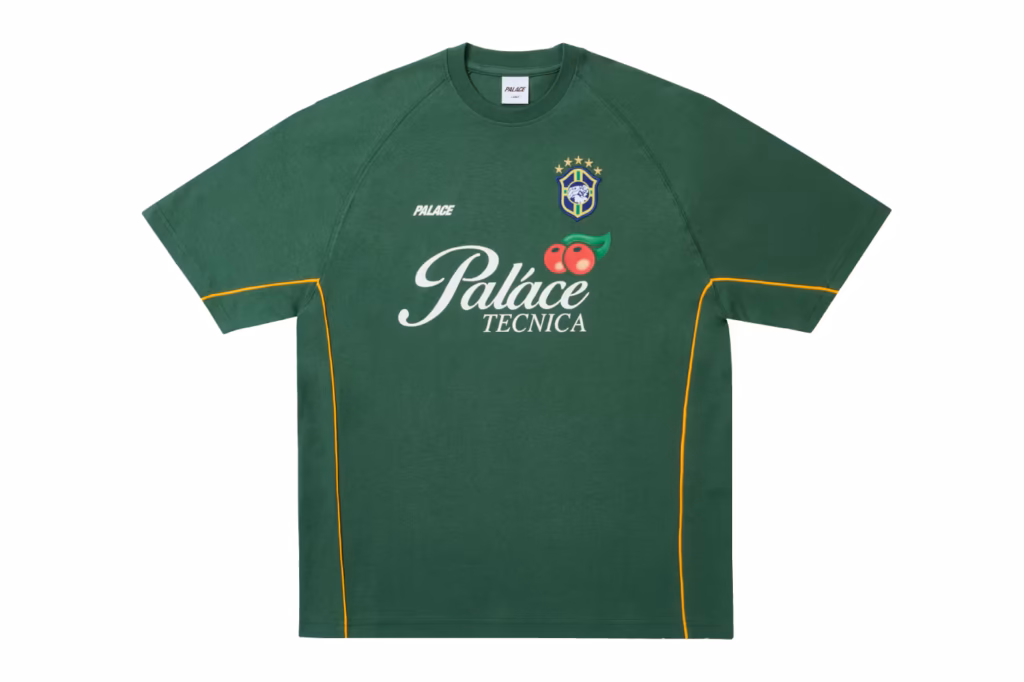 Palace lança coleção de futebol com camiseta do Brasil