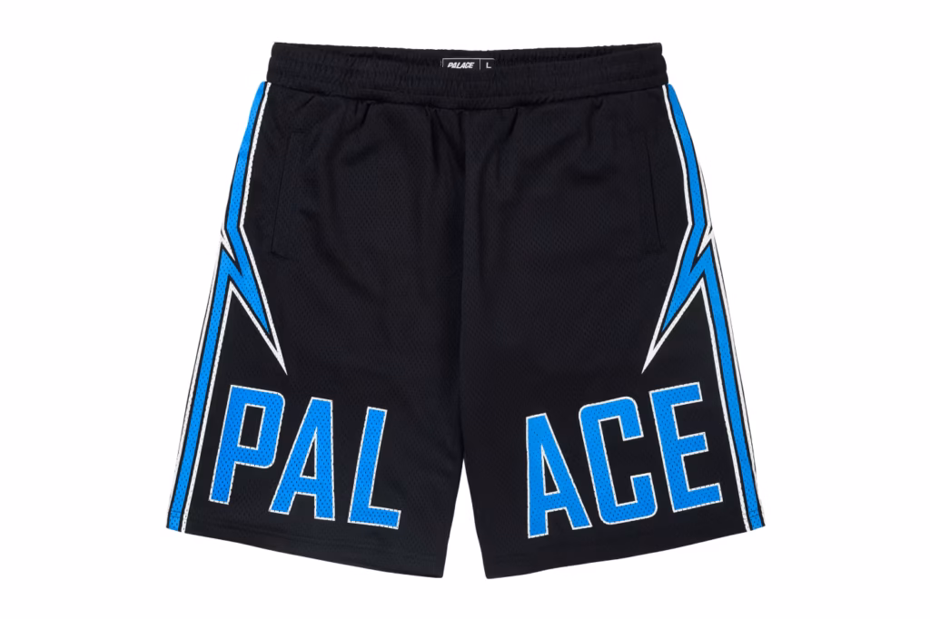 Palace lança coleção de futebol com camiseta do Brasil